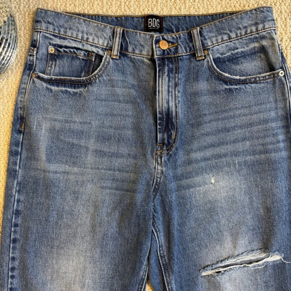 BDG Urban Outfitters Loose Straight Leg Jeans,‎ Medium Wash, Ripped, Size 30